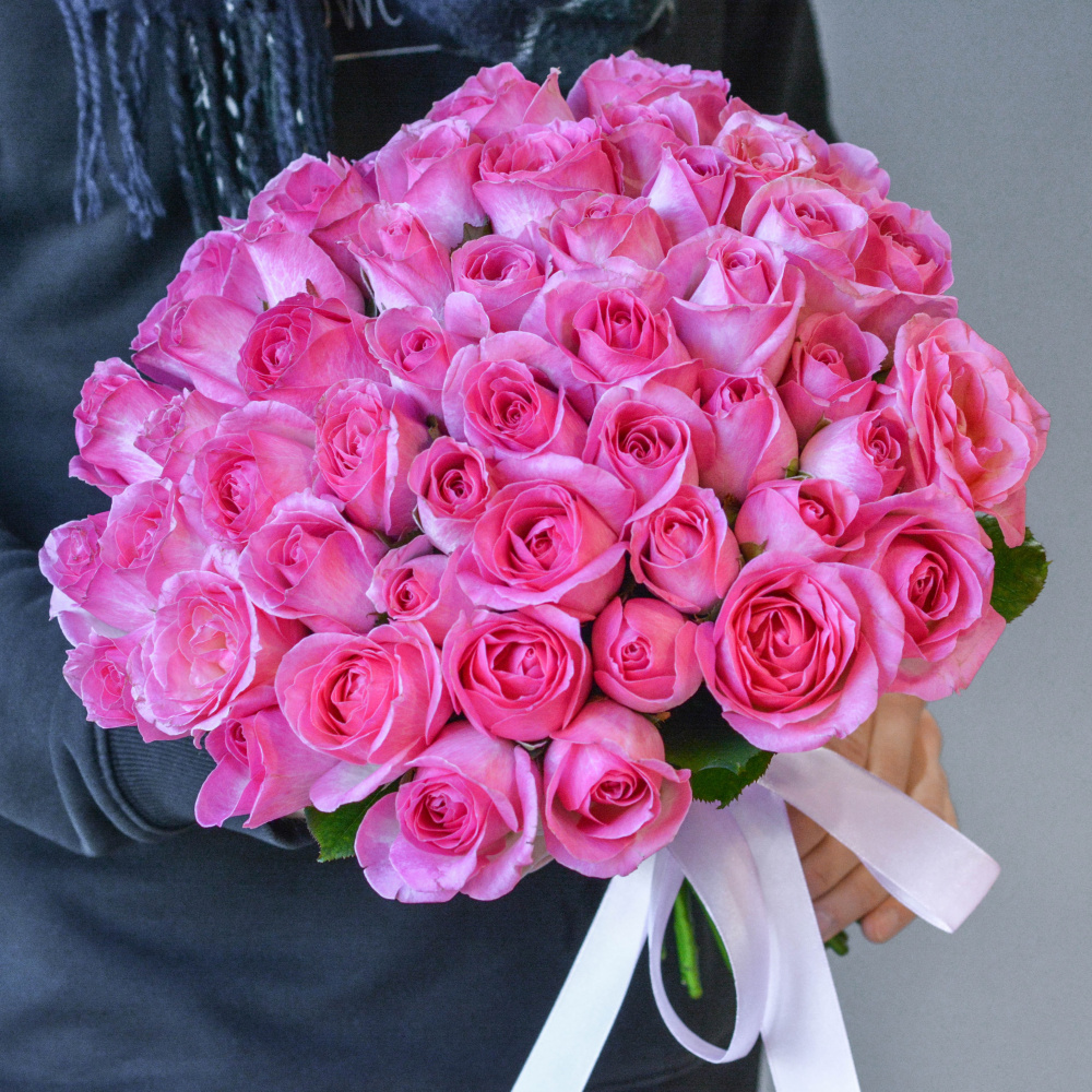 Скидка розы купить. 35 Роз Акуна. Круглый букет 35 роз. Букет из 35 роз как выглядит. 35 Роз МАРИТИМ.