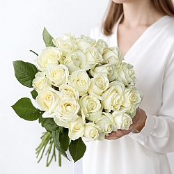 25 белых роз 50см (Россия)