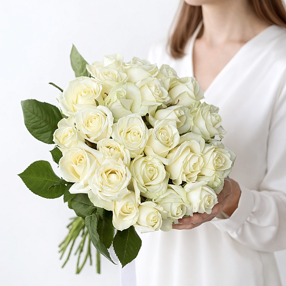 25 белых роз 50см (Россия)