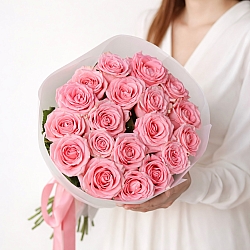 19 розовых роз 60см в упаковке (Россия)