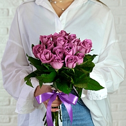 15 фиолетовых роз 35-40см (Кения)