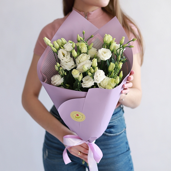 5 белых эустом в упаковке