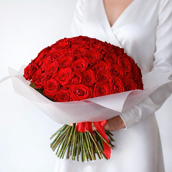 75 красных роз 40см в упаковке (Россия)