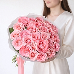 25 розовых роз 60см в упаковке (Россия)