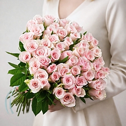 51 бело-розовая роза 35-40см (Кения)