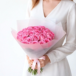 25 розовых роз 40см в упаковке (Россия)