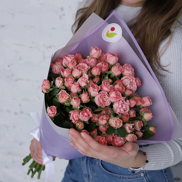 15 кустовых роз Мадам Бомбастик в упаковке (Голландия)