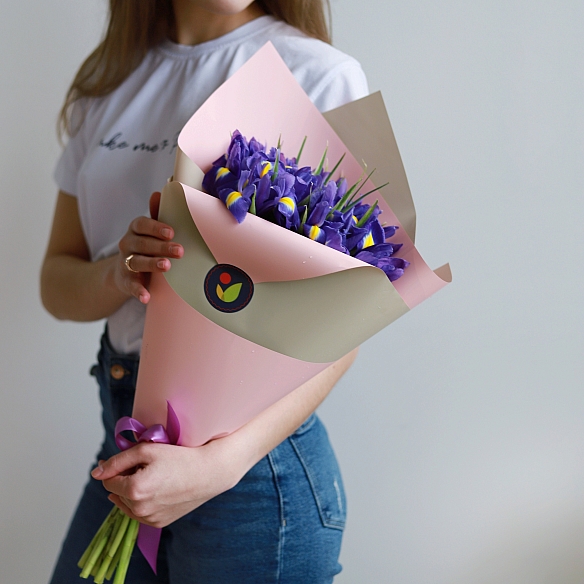 15 ирисов в упаковке