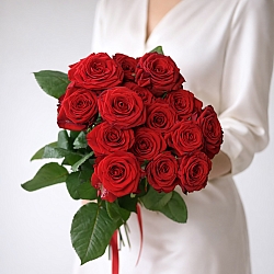 15 красных роз 50см (Россия)
