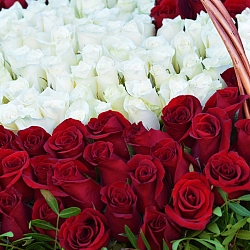 Композиция «Сердце в корзине»