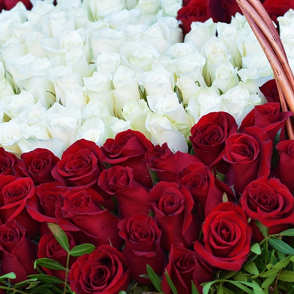 Композиция «Сердце в корзине»