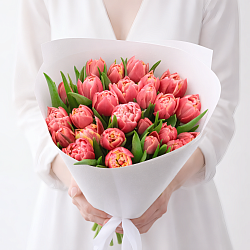25 розовых пионовидных тюльпанов в упаковке (Россия)