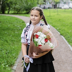 Букет с хризантемой