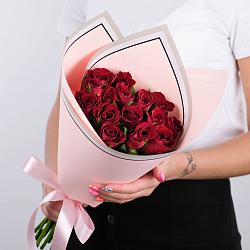 15 красных роз 35-40см в упаковке (Кения)