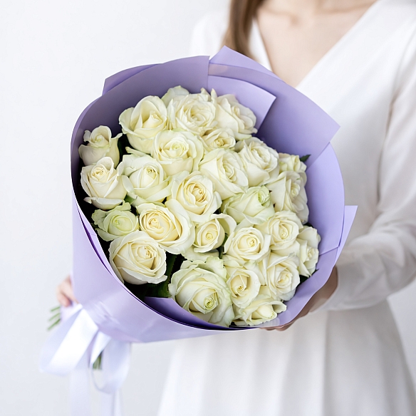 25 белых роз 50см в упаковке (Россия)