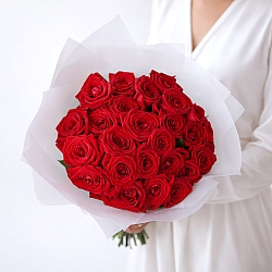 25 красных роз 40см в упаковке (Россия)