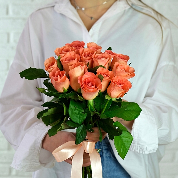 15 оранжевых роз 35-40см (Кения)