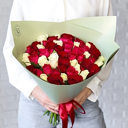 51 роза яркий микс 35-40см в упаковке (Кения)