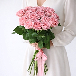 19 розовых роз 60см (Россия)