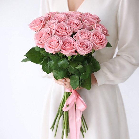 19 розовых роз 60см (Россия)