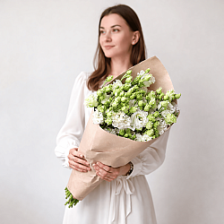 Охапка белых эустом