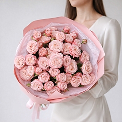 11 розовых кустовых роз в упаковке (Россия)