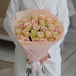 25 роз Фрутетто 50см в упаковке (Эквадор)