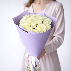 19 белых роз 50см в упаковке (Россия)