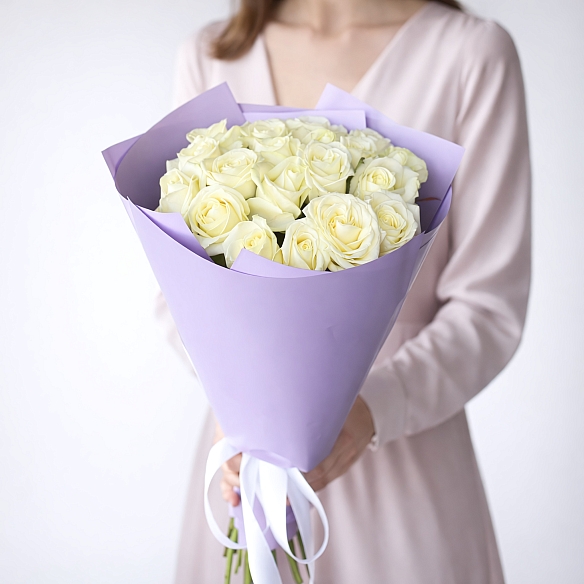 19 белых роз 50см в упаковке (Россия)