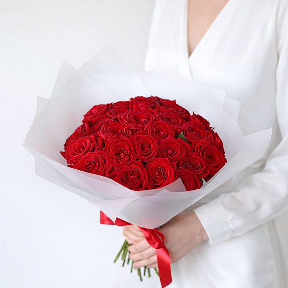 25 красных роз 40см в упаковке (Россия)