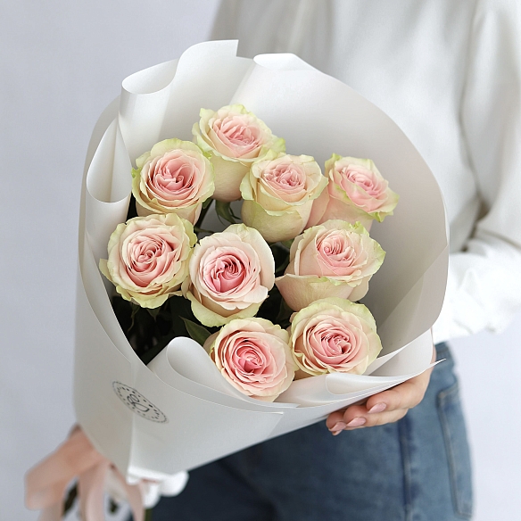 9 роз Фрутетто 50см в упаковке (Эквадор)