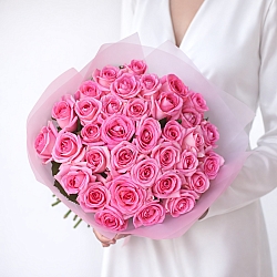35 розовых роз 40см в упаковке (Россия)
