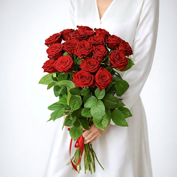 19 красных роз 70см (Россия)