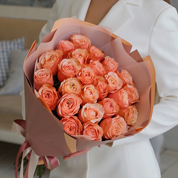 25 пионовидных роз Кахала 50см (Эквадор)