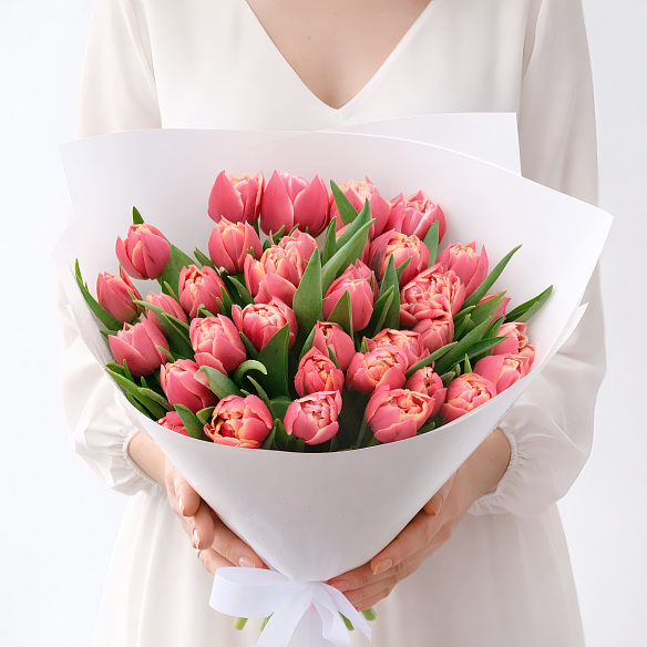 35 розовых пионовидных тюльпанов в упаковке (Россия)