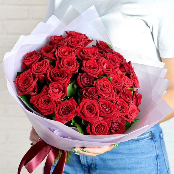 35 красных роз 35-40см в упаковке (Россия)