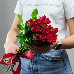 15 красных роз 35-40см (Кения)
