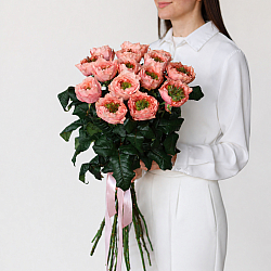 15 персиковых пионовидных роз 70см (Россия)