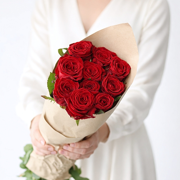 Охапка красных роз 70см (Россия)
