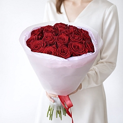19 красных роз 50см в упаковке (Россия)