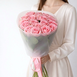 19 розовых роз 60см в упаковке (Россия)