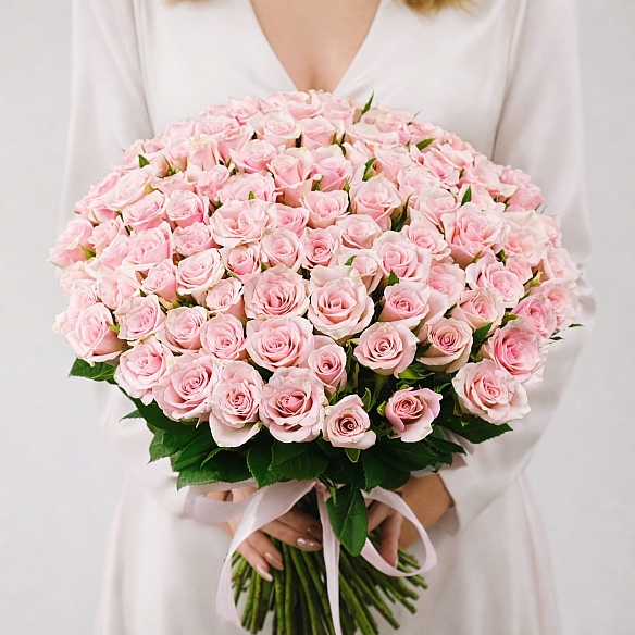 101 бело-розовая роза 35-40см (Кения)