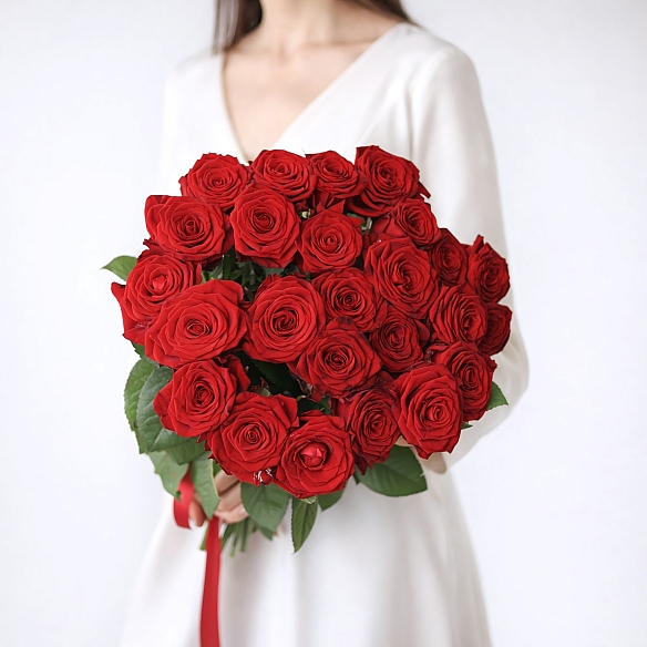 25 красных роз 70см (Россия)