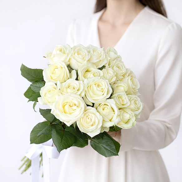 19 белых роз 50см (Россия)