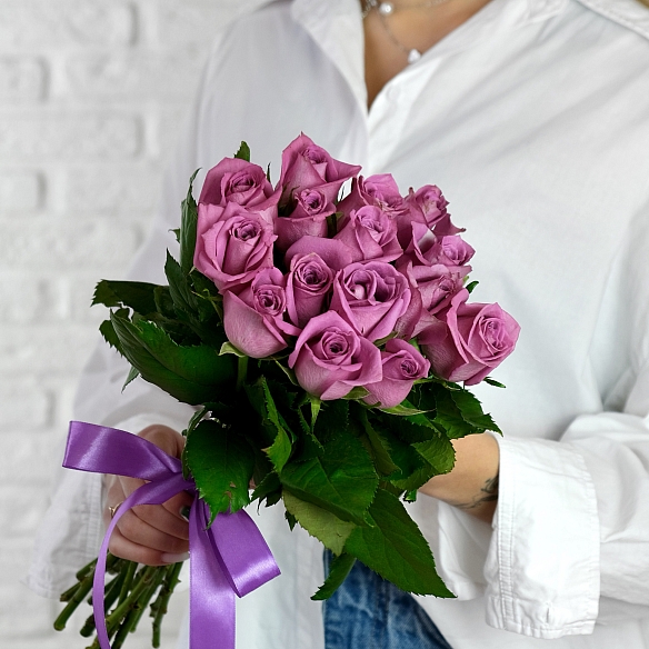15 фиолетовых роз 35-40см (Кения)