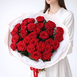 31 красная роза 70см в упаковке (Россия)
