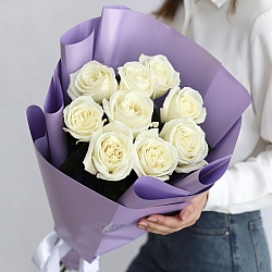 9 роз Плайя Бланка 50см в упаковке (Эквадор)