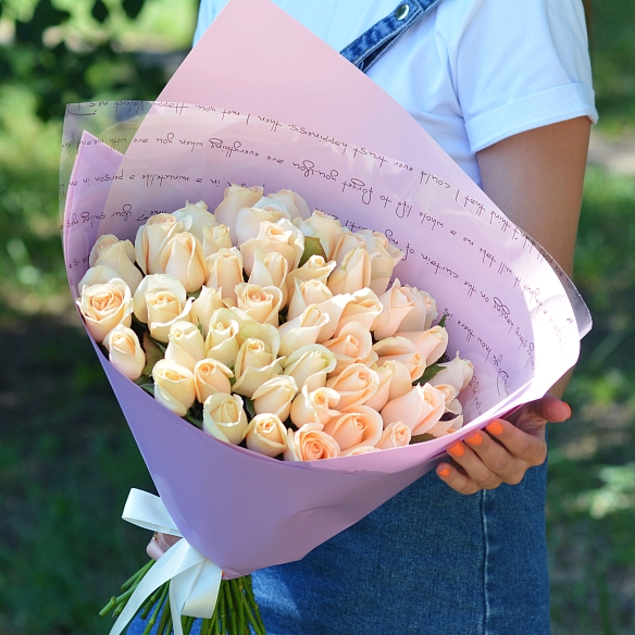 51 кремовая роза 35-40см в упаковке (Россия)