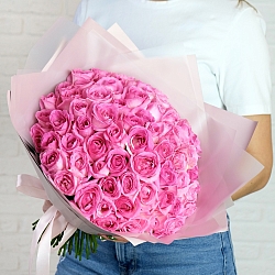 75 розовых роз 35-40см в упаковке (Россия)