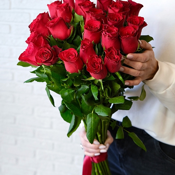 25 красных роз 70см (Кения)